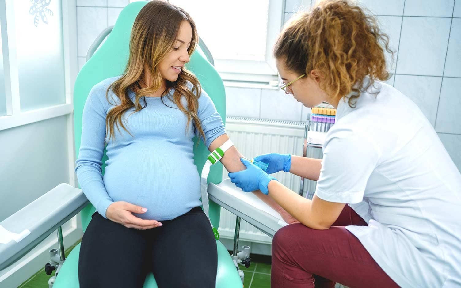 Embarazo: ¿Cuáles son los riesgos para el bebé si la madre es Rh negativo?